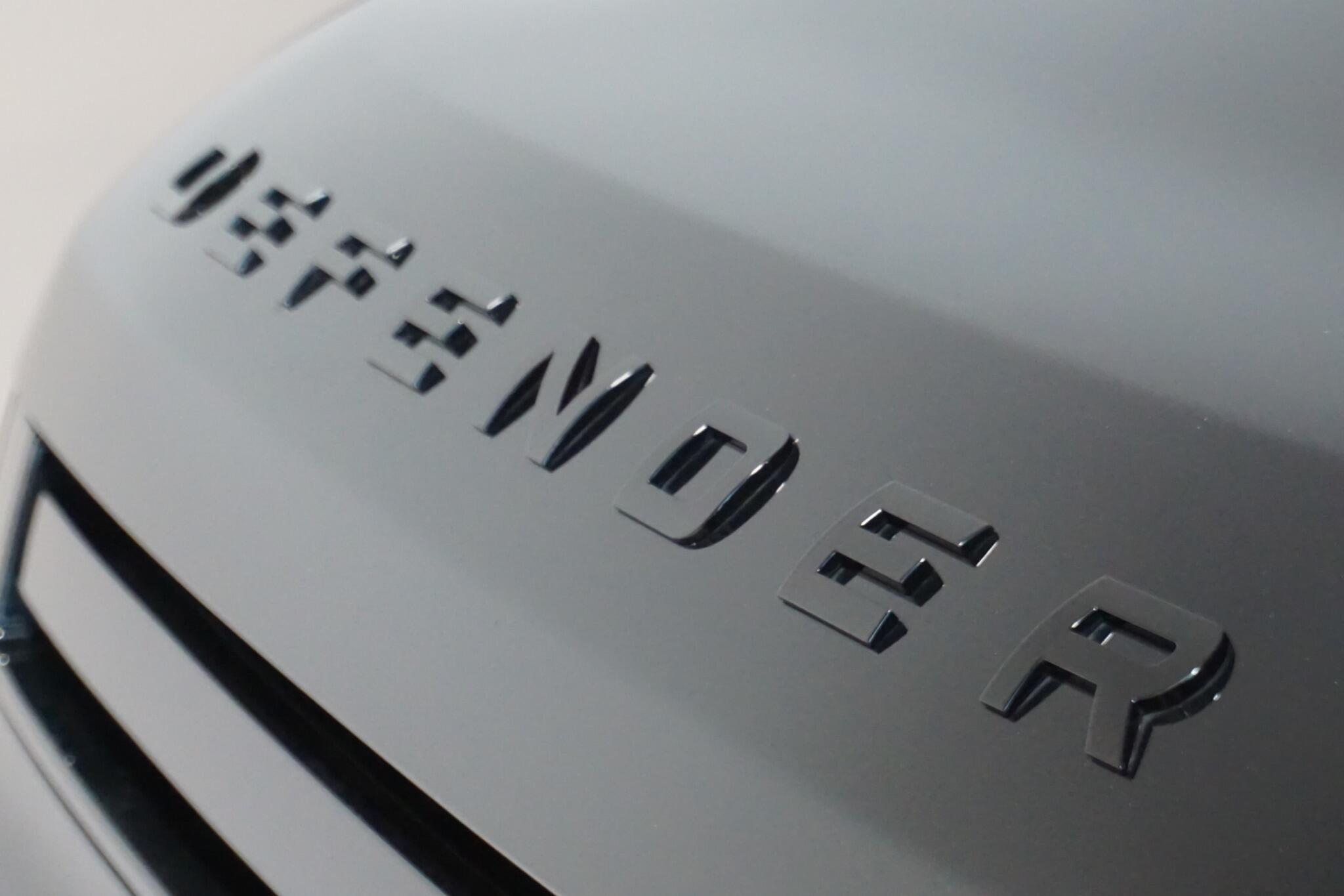 Land Rover Defender 90 3.0 D250 MHEV Hard Top SUV 3dr Diesel Auto 4WD SWB Euro 6 (s/s) (250 ps)